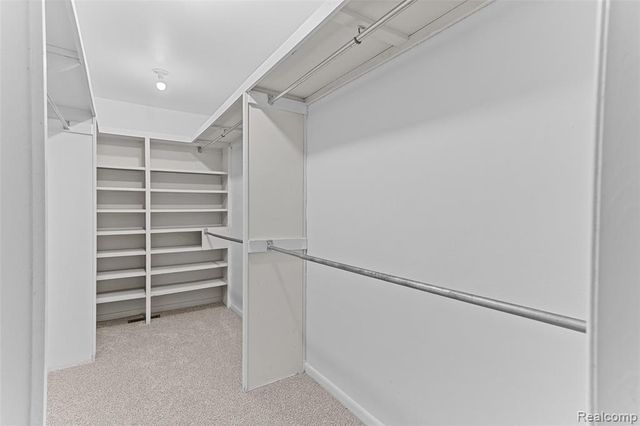 1880 Pelican Court, Troy, MI 48084