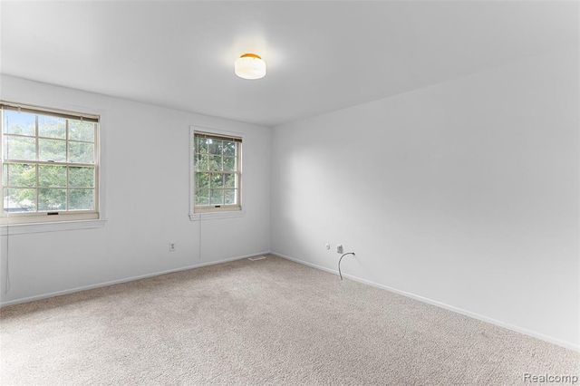 1880 Pelican Court, Troy, MI 48084