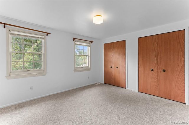 1880 Pelican Court, Troy, MI 48084