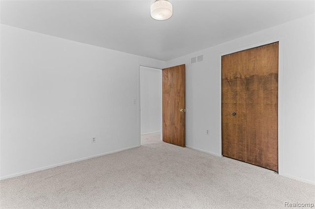 1880 Pelican Court, Troy, MI 48084