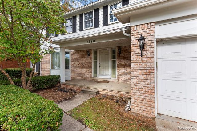 1880 Pelican Court, Troy, MI 48084