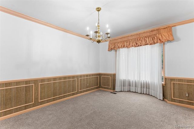 1880 Pelican Court, Troy, MI 48084