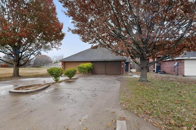 2760 Pike Drive, Lancaster, TX 75134