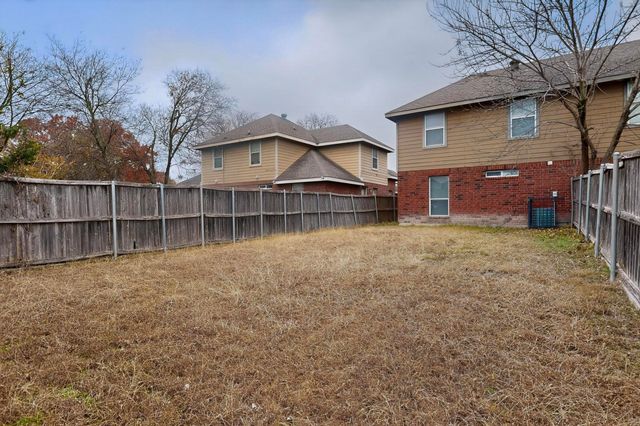 2760 Pike Drive, Lancaster, TX 75134