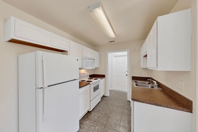 2760 Pike Drive, Lancaster, TX 75134