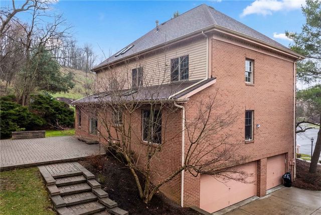 1915 Oakhurst Drive, Mccandless, PA 15101