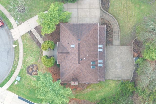 1915 Oakhurst Drive, Mccandless, PA 15101