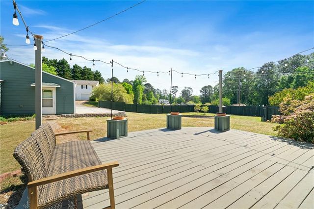 1274 W Wylie Bridge Rd, Woodstock, GA 30188
