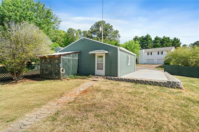 1274 W Wylie Bridge Rd, Woodstock, GA 30188