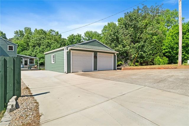 1274 W Wylie Bridge Rd, Woodstock, GA 30188