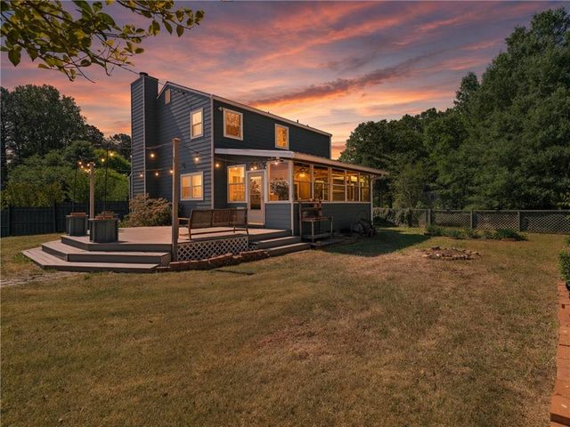 1274 W Wylie Bridge Rd, Woodstock, GA 30188