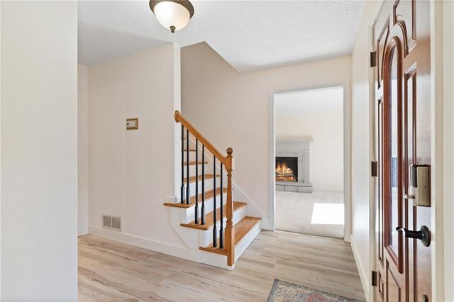 1274 W Wylie Bridge Rd, Woodstock, GA 30188