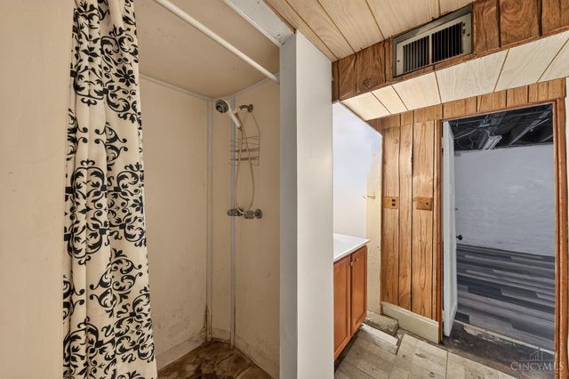 2717 W North Bend Road, Cincinnati, OH 45239