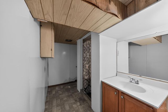 2717 W North Bend Road, Cincinnati, OH 45239