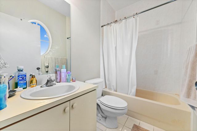 4967 Tradewinds Terrace 605, Fort Lauderdale, FL 33312