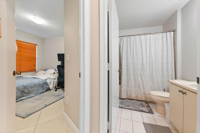 4967 Tradewinds Terrace 605, Fort Lauderdale, FL 33312