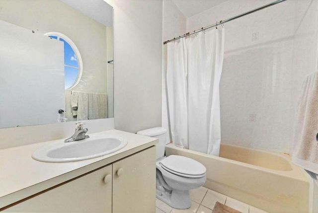 4967 Tradewinds Terrace 605, Fort Lauderdale, FL 33312