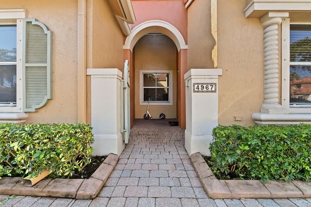 4967 Tradewinds Terrace 605, Fort Lauderdale, FL 33312