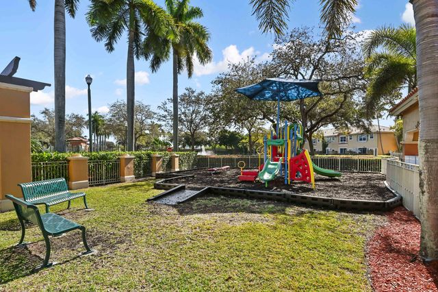 4967 Tradewinds Terrace 605, Fort Lauderdale, FL 33312