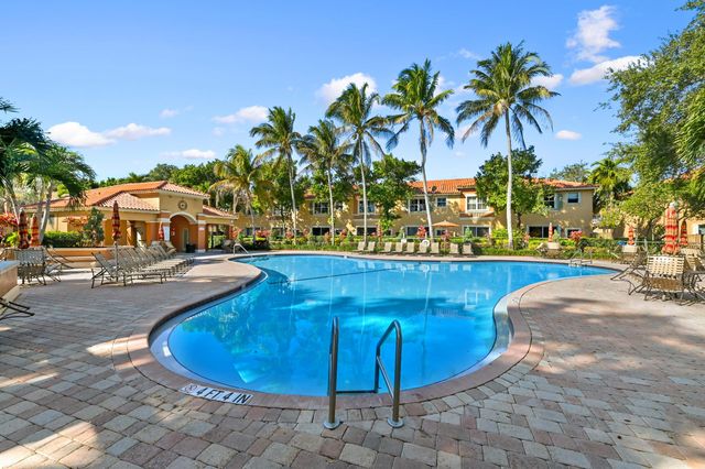 4967 Tradewinds Terrace 605, Fort Lauderdale, FL 33312