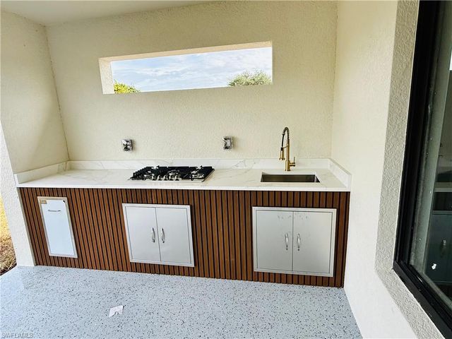 2512 29th ST SW, Lehigh Acres, FL 33976