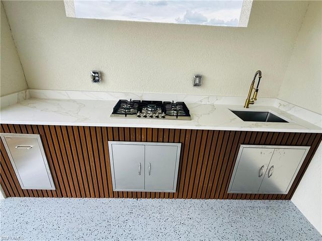 2512 29th ST SW, Lehigh Acres, FL 33976