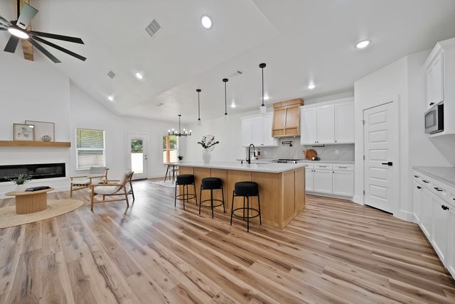 4900 Fitzhugh Avenue, Fort Worth, TX 76105