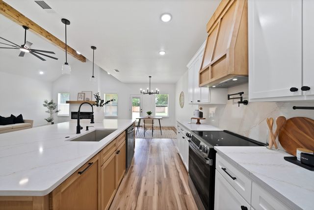 4900 Fitzhugh Avenue, Fort Worth, TX 76105