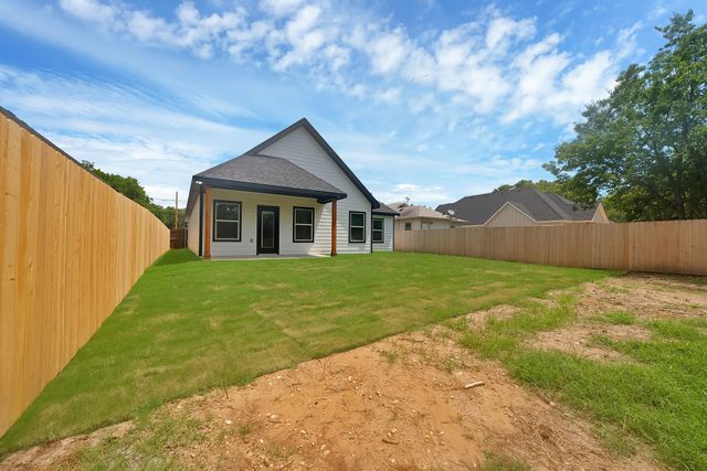 4900 Fitzhugh Avenue, Fort Worth, TX 76105