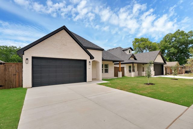 4900 Fitzhugh Avenue, Fort Worth, TX 76105