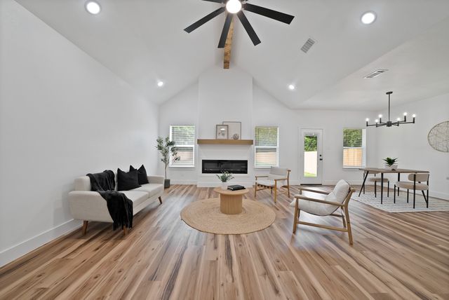 4900 Fitzhugh Avenue, Fort Worth, TX 76105