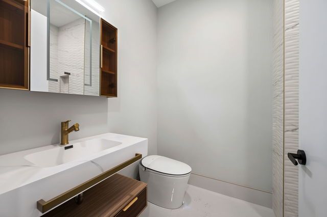 466 N Paulina Street PH-401, Chicago, IL 60622