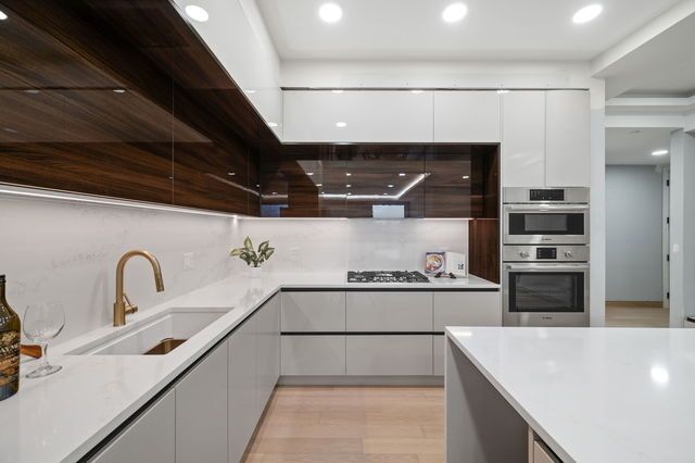 466 N Paulina Street PH-401, Chicago, IL 60622