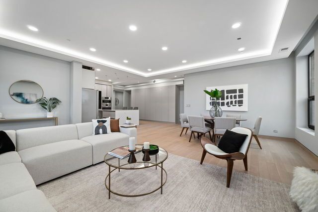 466 N Paulina Street PH-401, Chicago, IL 60622