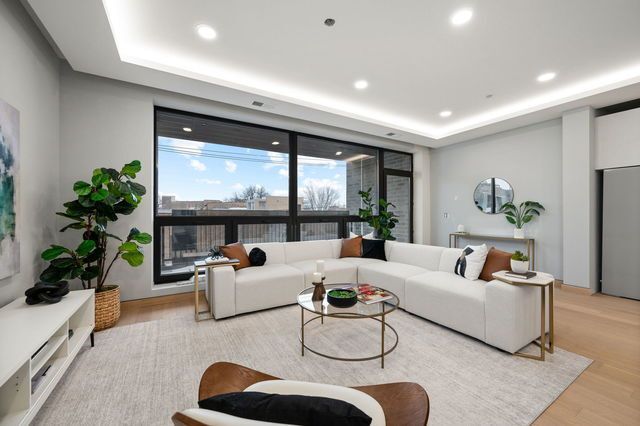 466 N Paulina Street PH-401, Chicago, IL 60622