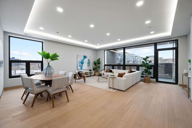 466 N Paulina Street PH-401, Chicago, IL 60622