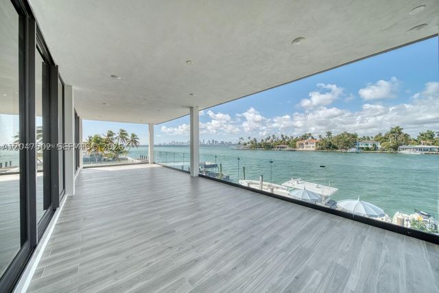 7520 W Treasure Dr, North Bay Village, FL 33141
