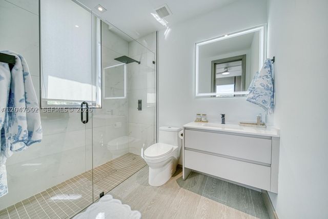 7520 W Treasure Dr, North Bay Village, FL 33141