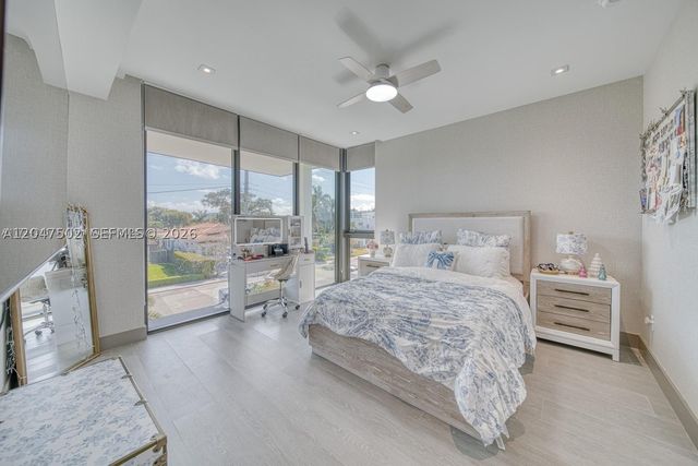 7520 W Treasure Dr, North Bay Village, FL 33141