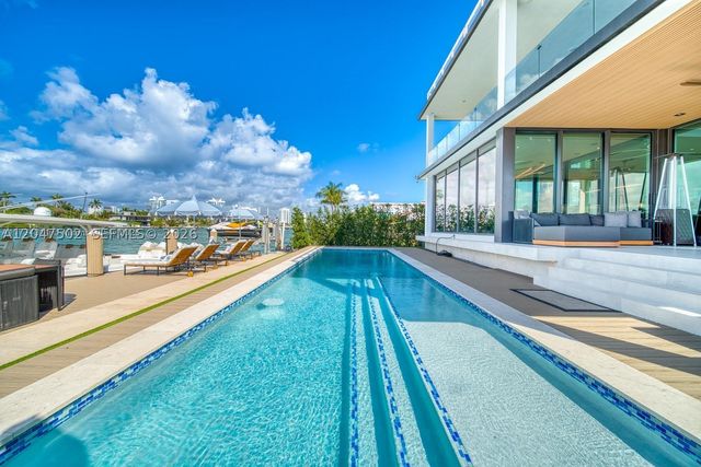 7520 W Treasure Dr, North Bay Village, FL 33141