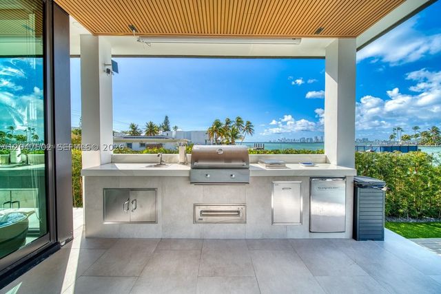 7520 W Treasure Dr, North Bay Village, FL 33141