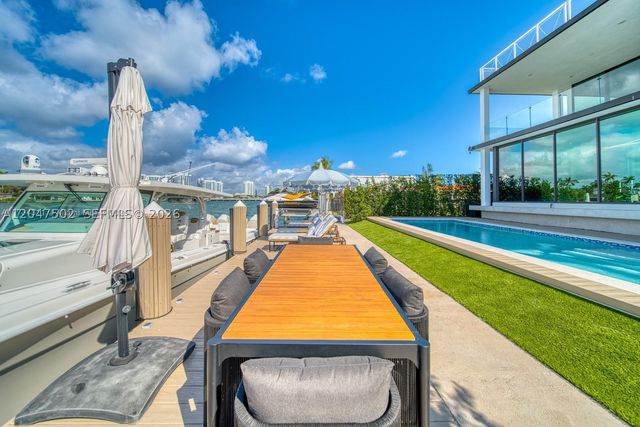 7520 W Treasure Dr, North Bay Village, FL 33141