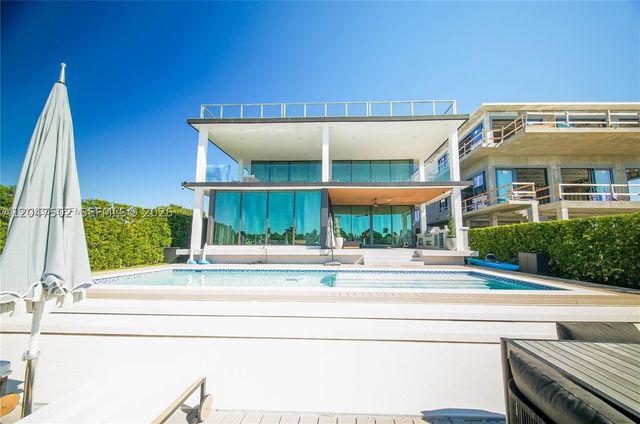 7520 W Treasure Dr, North Bay Village, FL 33141