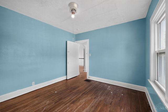1803 Lawn Avenue, Cincinnati, OH 45237