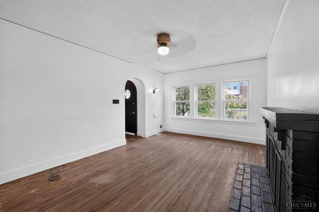 1803 Lawn Avenue, Cincinnati, OH 45237
