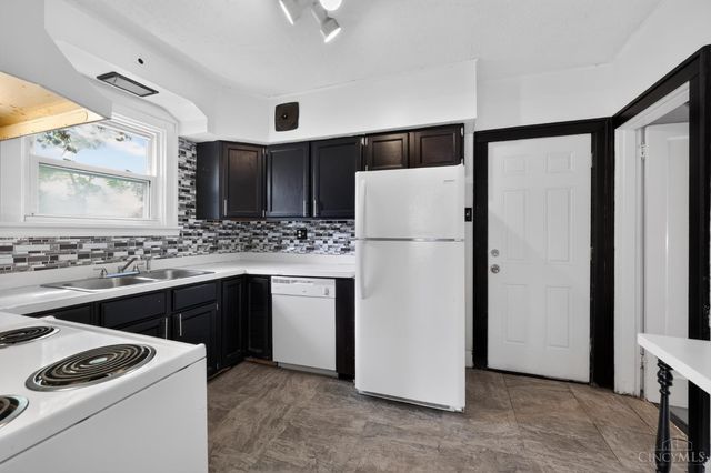 1803 Lawn Avenue, Cincinnati, OH 45237