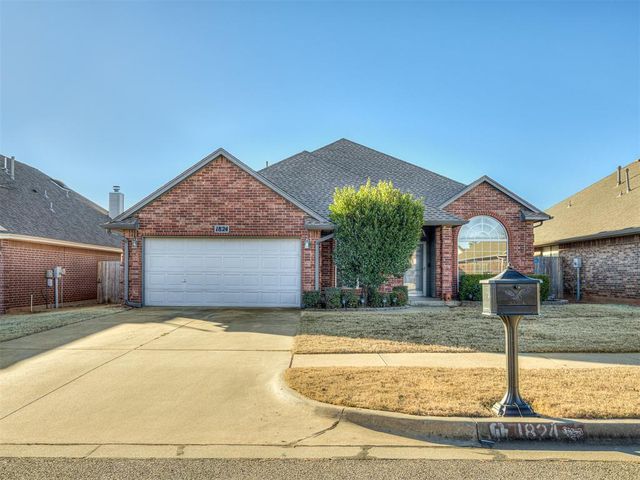 1824 NE 11th Street, Moore, OK 73160