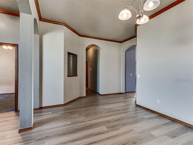 1824 NE 11th Street, Moore, OK 73160