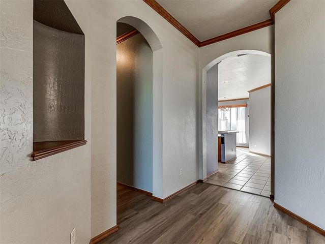 1824 NE 11th Street, Moore, OK 73160