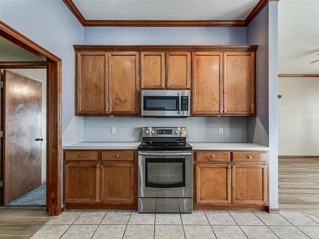 1824 NE 11th Street, Moore, OK 73160